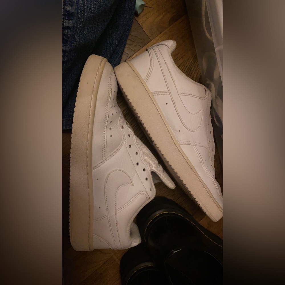 Nike Women’s Court Visions Low